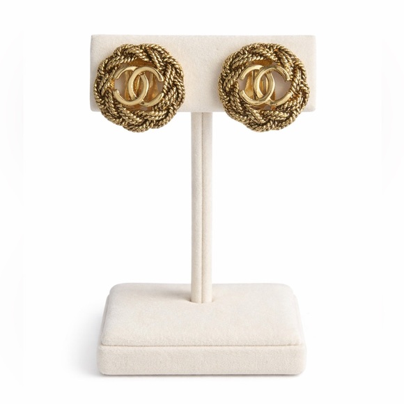Chanel Vintage Clip On Earrings - Picture 2 of 5